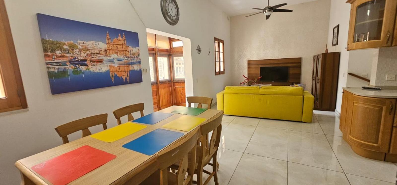 3 Floors Villa On Promenade 4 Bedrooms 3 Bathrooms Σλιέμα Εξωτερικό φωτογραφία