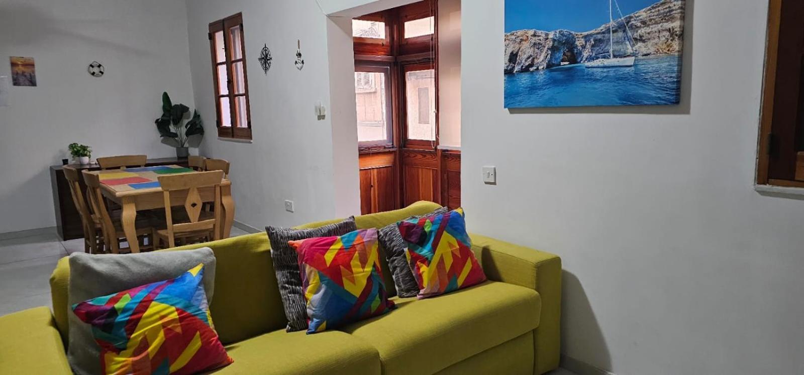 3 Floors Villa On Promenade 4 Bedrooms 3 Bathrooms Σλιέμα Εξωτερικό φωτογραφία