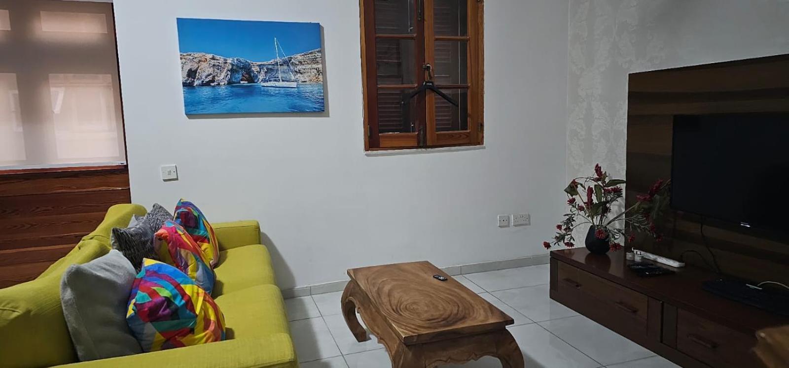 3 Floors Villa On Promenade 4 Bedrooms 3 Bathrooms Σλιέμα Εξωτερικό φωτογραφία