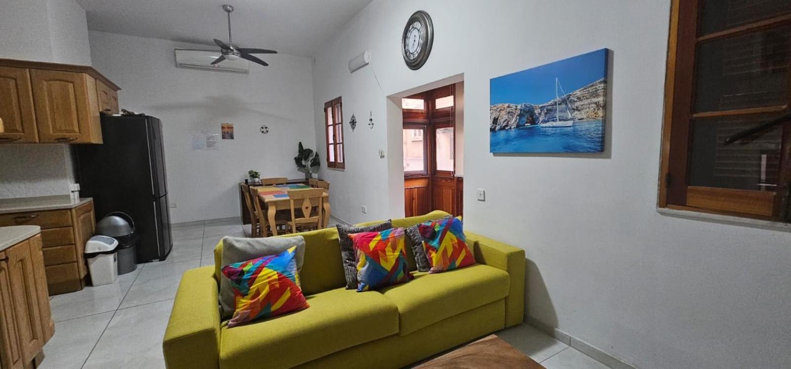 3 Floors Villa On Promenade 4 Bedrooms 3 Bathrooms Σλιέμα Εξωτερικό φωτογραφία